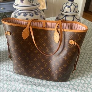 Neverfull MM monogram with rare limited edition rose ballerine interior